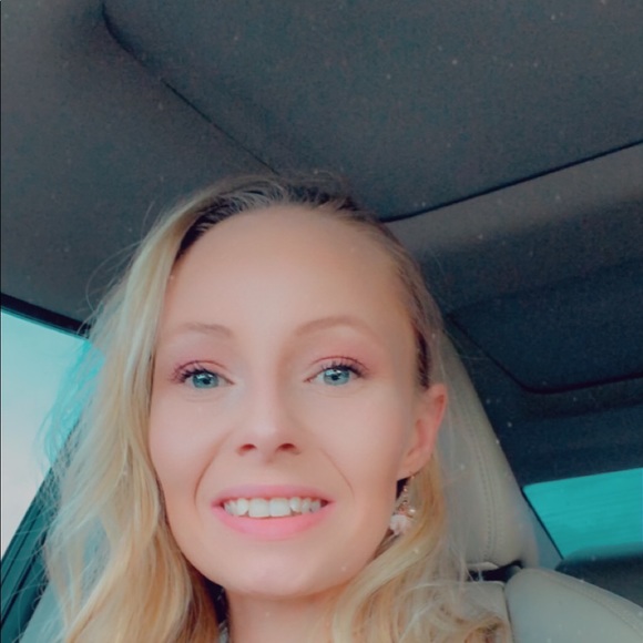 Meet your Posher, Anna - Picture 1 of 1